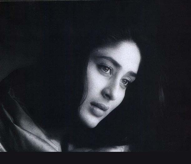 Lady in Black-Kareena!